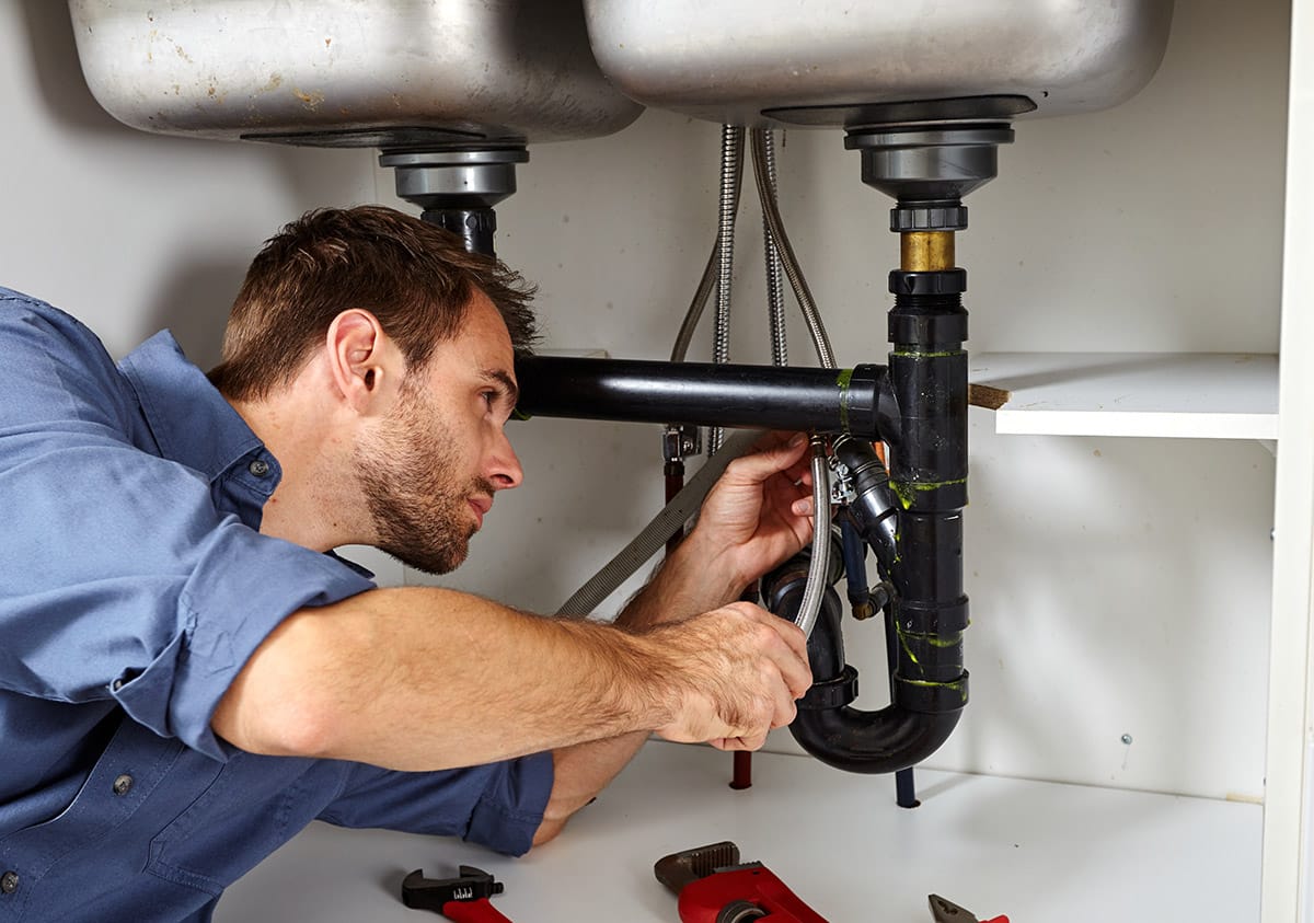 Professionelle Klempner für schnelle Rohrreparaturen und Sanitärinstallationen